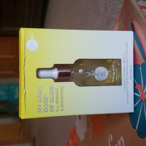 SKIN INC My Daily Dose of Glow Illuminate and Brighten